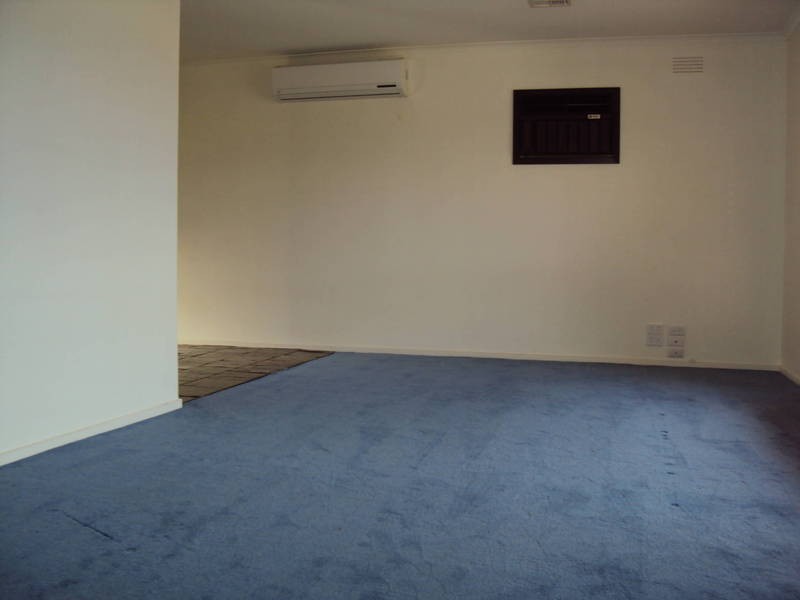 30 Lachlan Road, Melton South VIC 3338