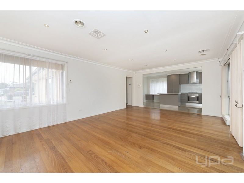 4 Judy Court, Melton VIC 3337