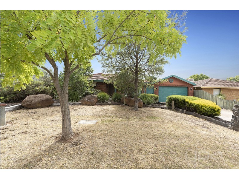 16 Narebar Court, Kurunjang VIC 3337