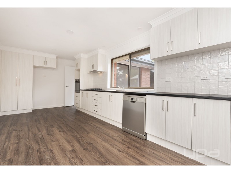 26 Perry Close, Melton VIC 3337