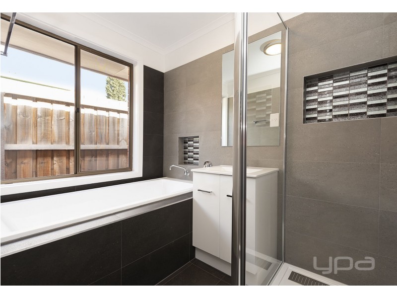 26 Perry Close, Melton VIC 3337