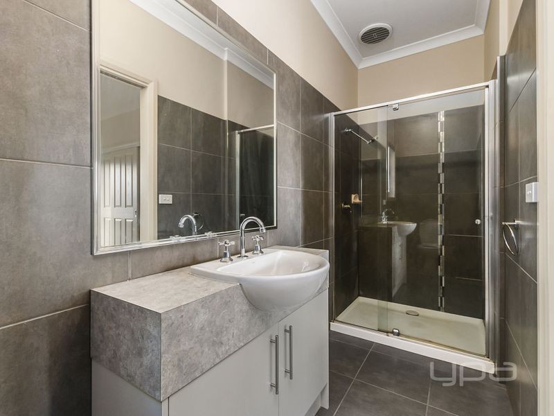 36  Viscosa Road, Brookfield VIC 3338