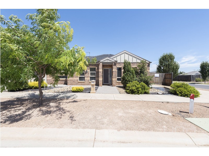 6 Blossom Avenue, Melton West VIC 3337