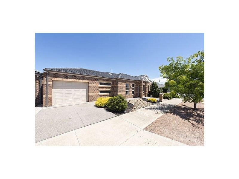 6 Blossom Avenue, Melton West VIC 3337