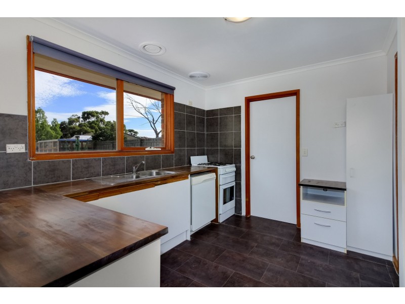 49 Centenary Avenue, Melton VIC 3337