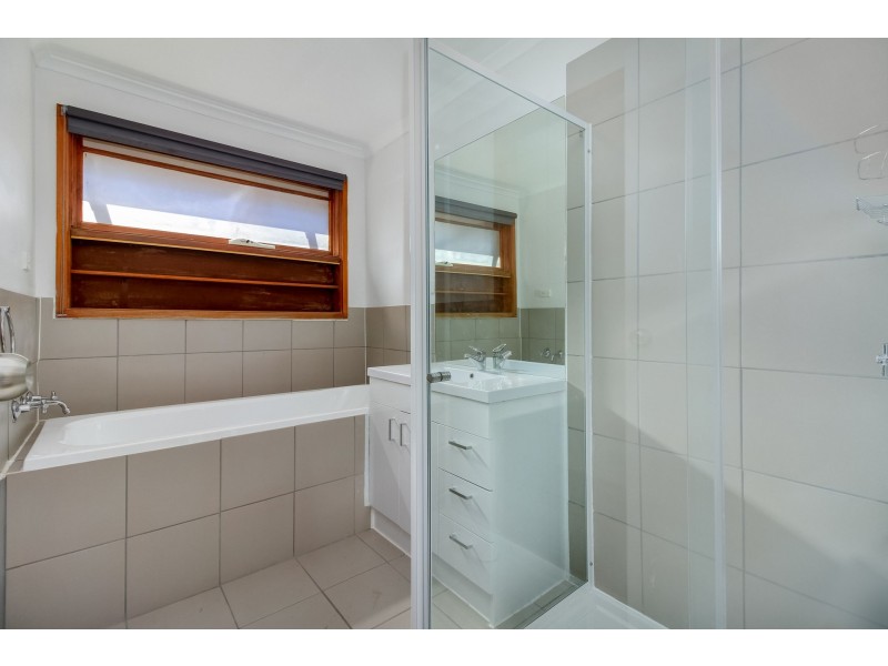 49 Centenary Avenue, Melton VIC 3337