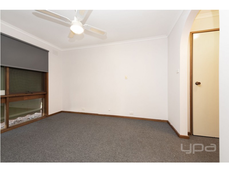 2 Wills Road, Melton South VIC 3338