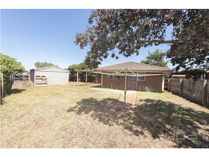 2 Wills Road, Melton South VIC 3338