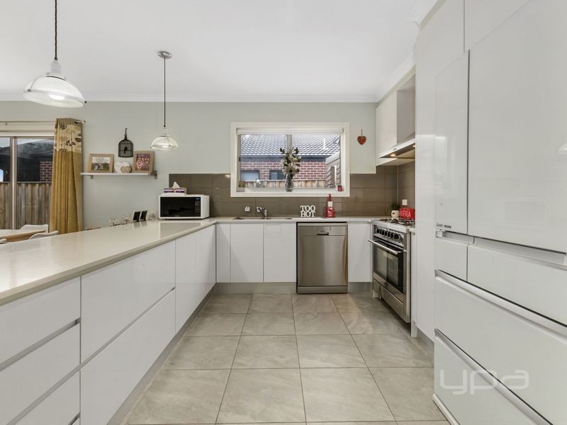 61 Turpentine Road, Brookfield VIC 3338