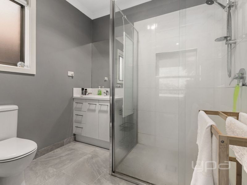 61 Turpentine Road, Brookfield VIC 3338