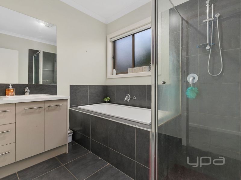 61 Turpentine Road, Brookfield VIC 3338