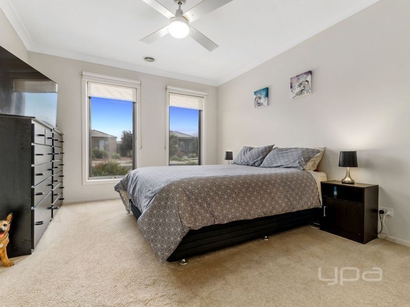 8 Poseidon Street, Kurunjang VIC 3337