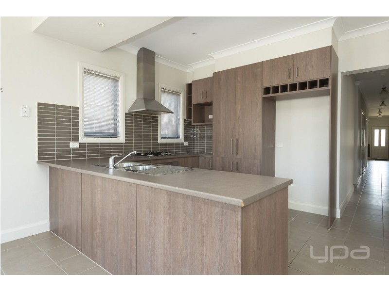 2/87 Blackdog Drive, Brookfield VIC 3338