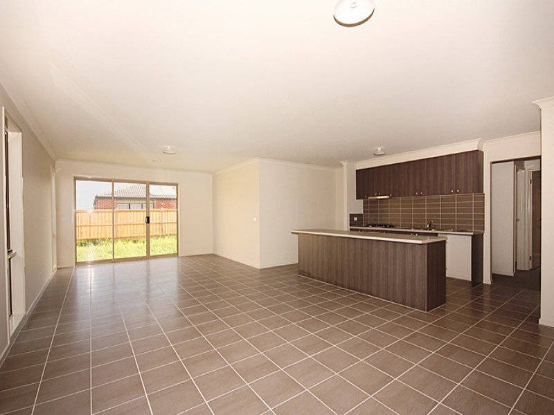 15 Pinrush Road, Brookfield VIC 3338