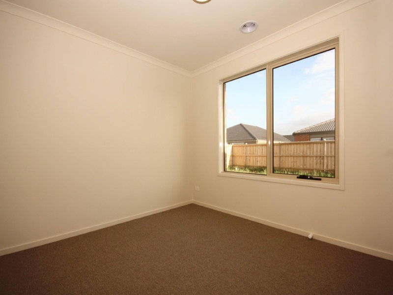 15 Pinrush Road, Brookfield VIC 3338