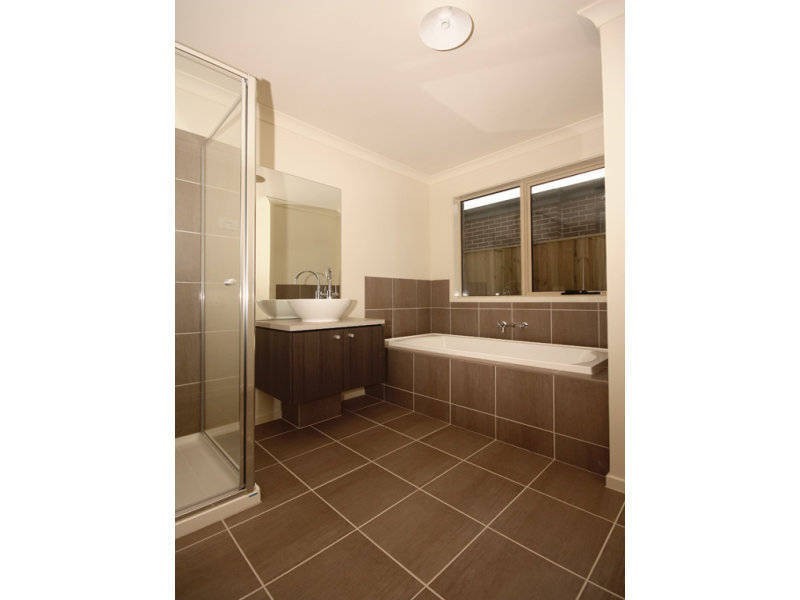 15 Pinrush Road, Brookfield VIC 3338