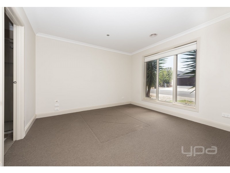 39  Barleygrass Crescent, Brookfield VIC 3338