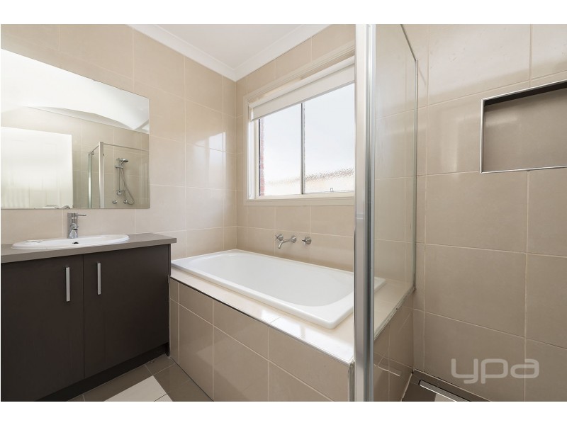 39  Barleygrass Crescent, Brookfield VIC 3338