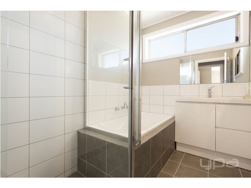 32 Neerim Street, Melton South VIC 3338