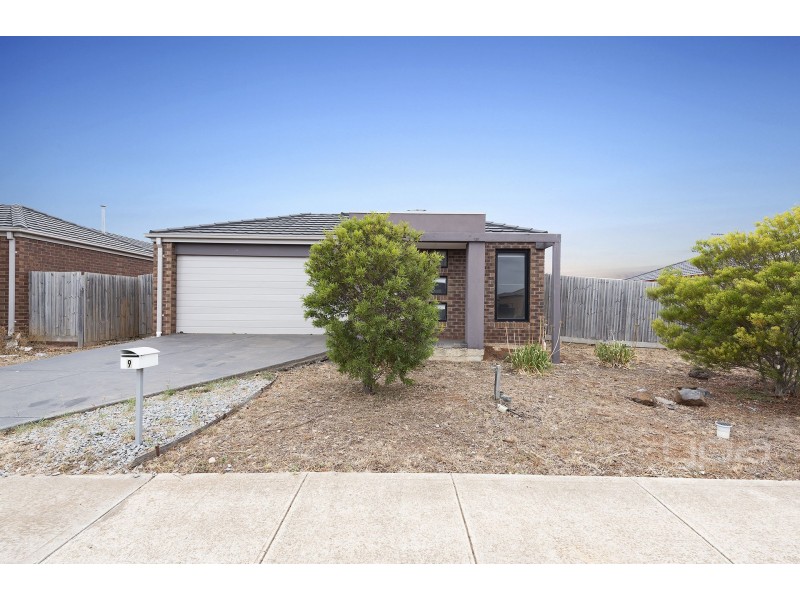 9 Spearfelt Street, Kurunjang VIC 3337