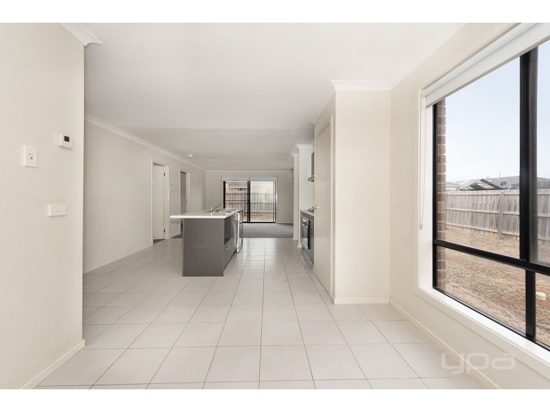 9 Spearfelt Street, Kurunjang VIC 3337