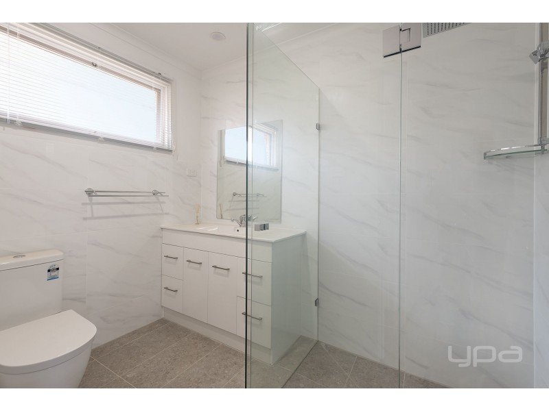 27 Moss Street, Melton South VIC 3338