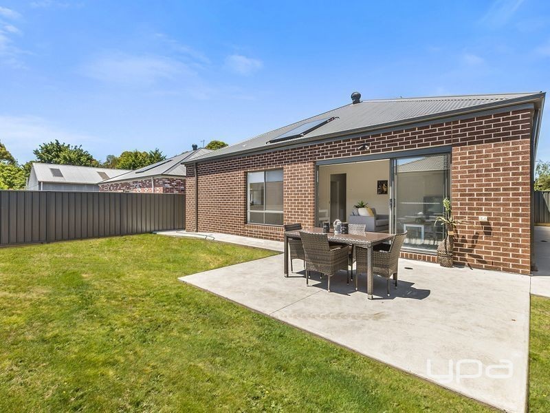 8B Steiglitz Street, Ballan VIC 3342