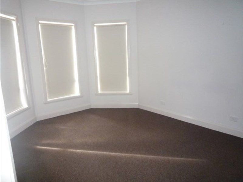 2/34 McBurnie Drive, Kurunjang VIC 3337