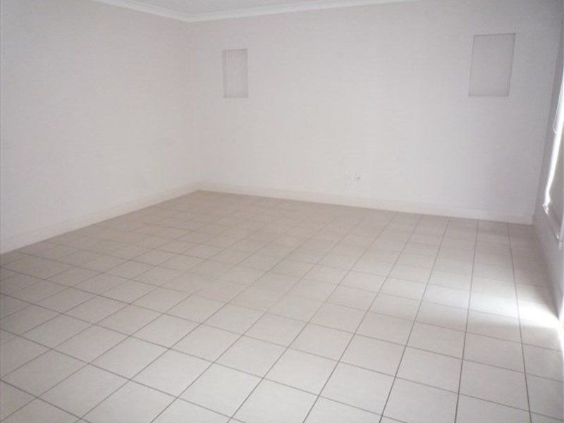 2/34 McBurnie Drive, Kurunjang VIC 3337