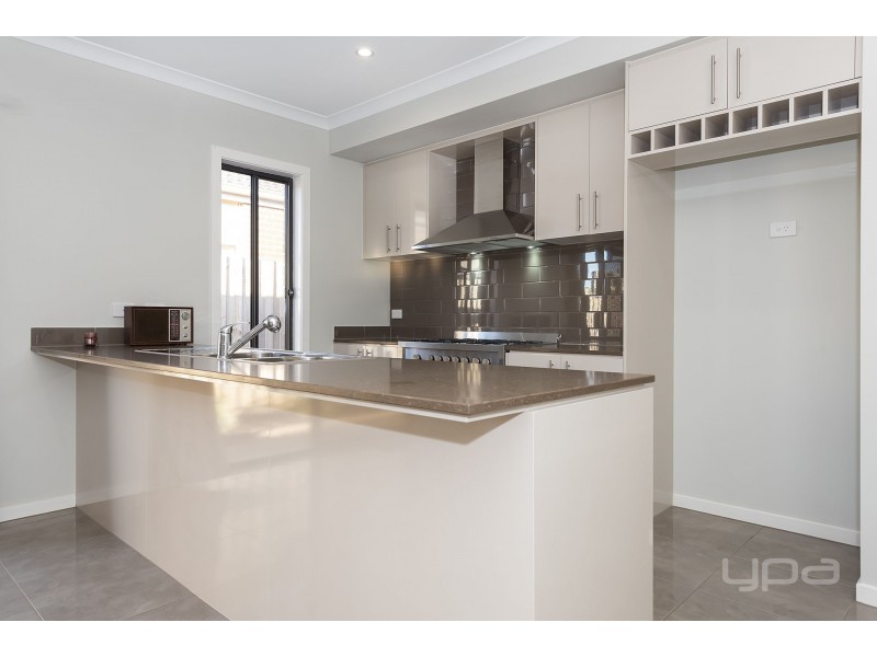 64  Cotton Field Way, Brookfield VIC 3338