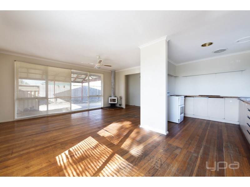 68 Hume Avenue, Melton South VIC 3338