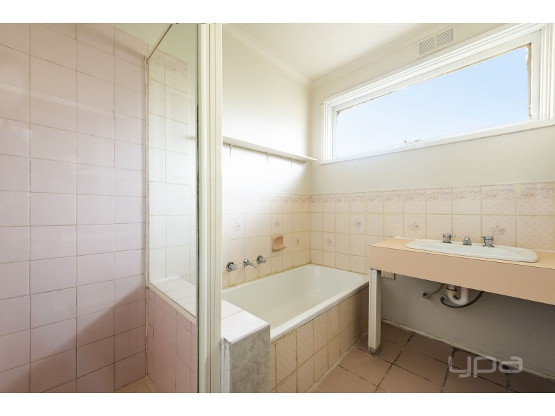 68 Hume Avenue, Melton South VIC 3338