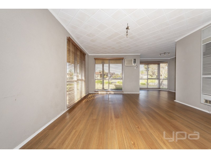 19 Argyll Circuit, Melton West VIC 3337