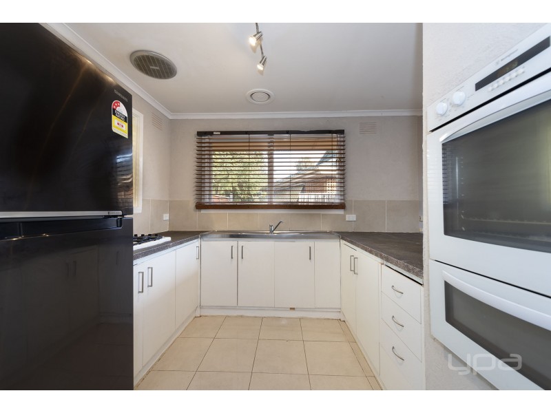 19 Argyll Circuit, Melton West VIC 3337