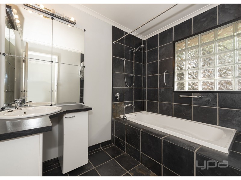 4 Coornong Court, Kurunjang VIC 3337