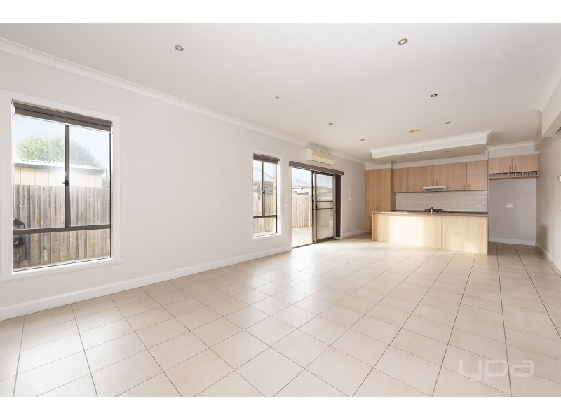 3/10 Haywood Grove, Melton West VIC 3337
