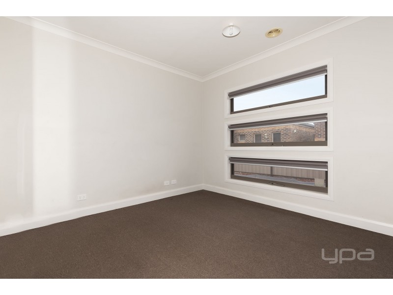 3/10 Haywood Grove, Melton West VIC 3337