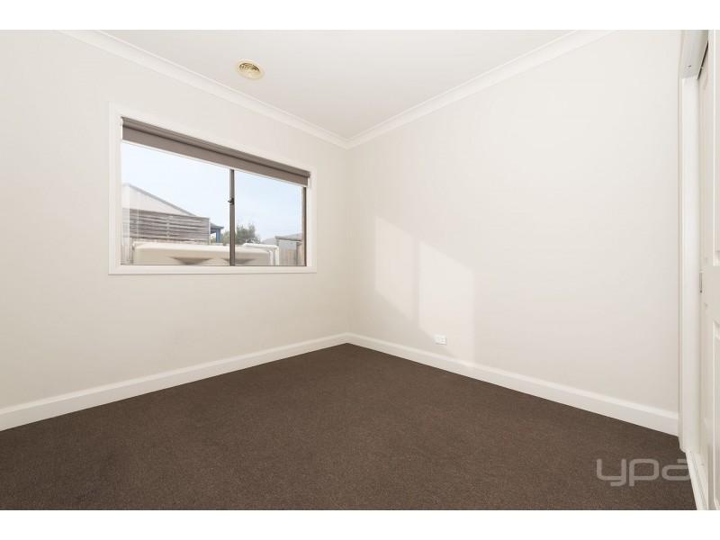 3/10 Haywood Grove, Melton West VIC 3337