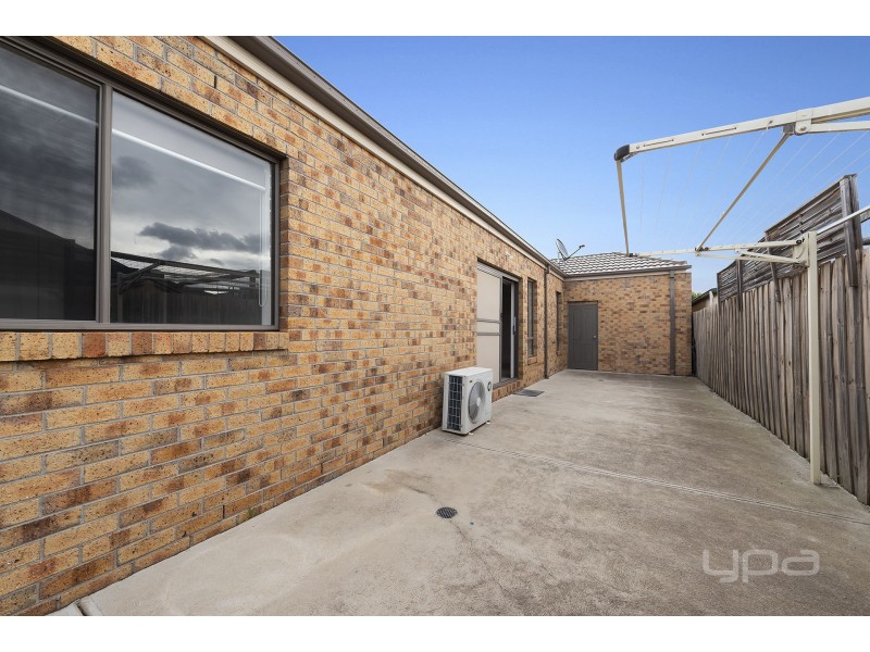 3/10 Haywood Grove, Melton West VIC 3337