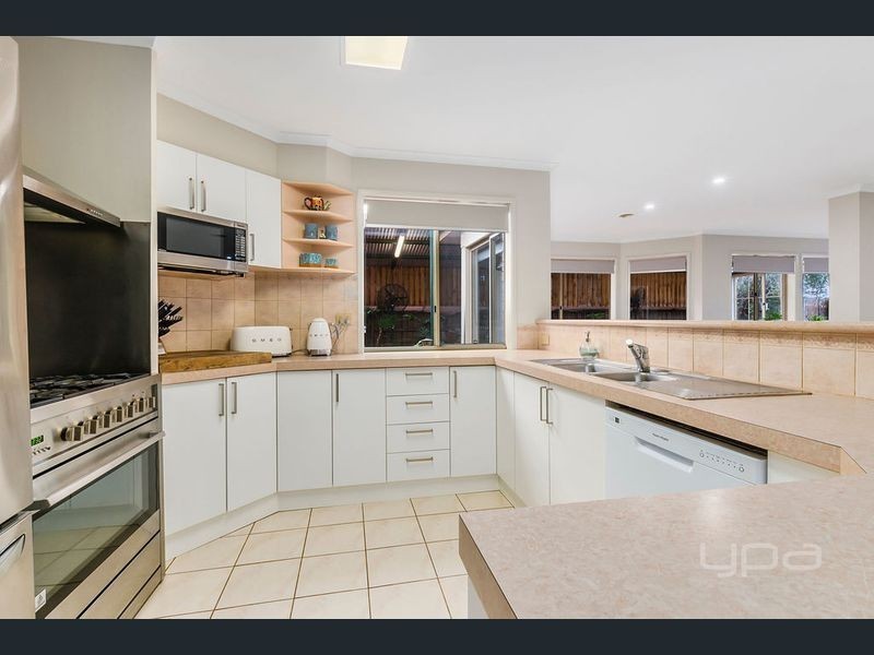 43 Lagarna Drive, Kurunjang VIC 3337