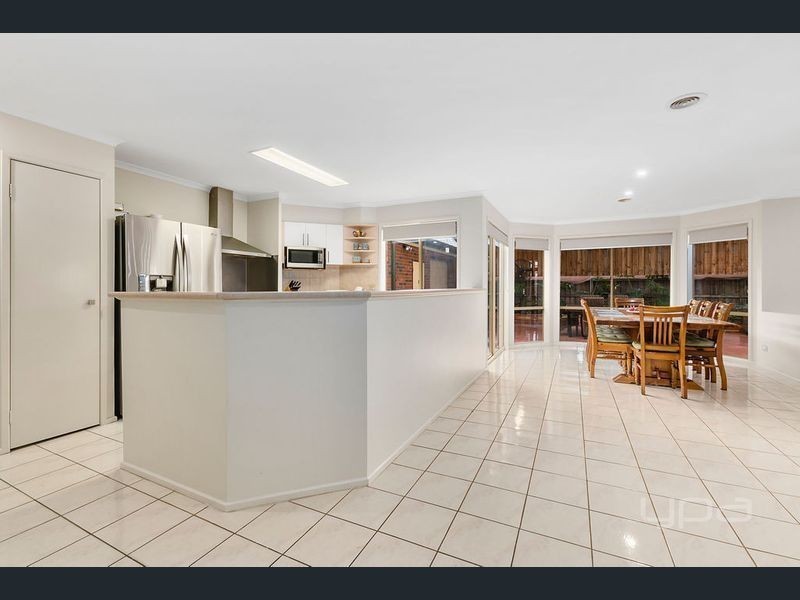 43 Lagarna Drive, Kurunjang VIC 3337