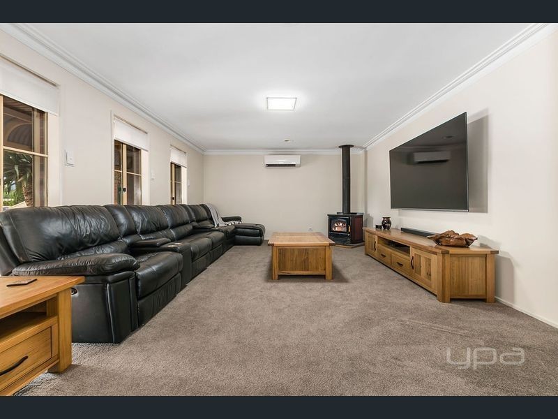 43 Lagarna Drive, Kurunjang VIC 3337