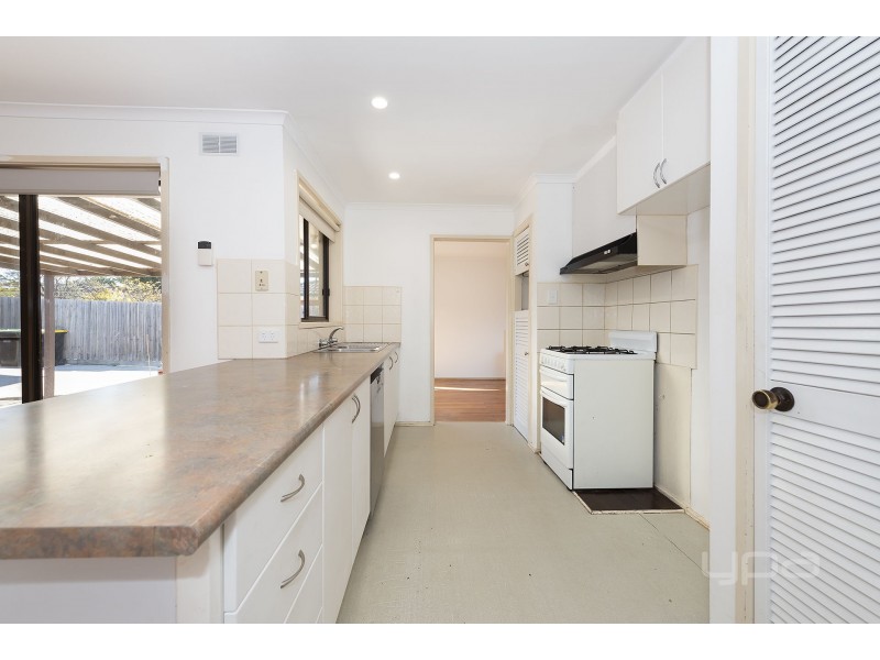 11 Vista Drive, Melton VIC 3337