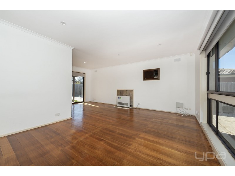 11 Vista Drive, Melton VIC 3337