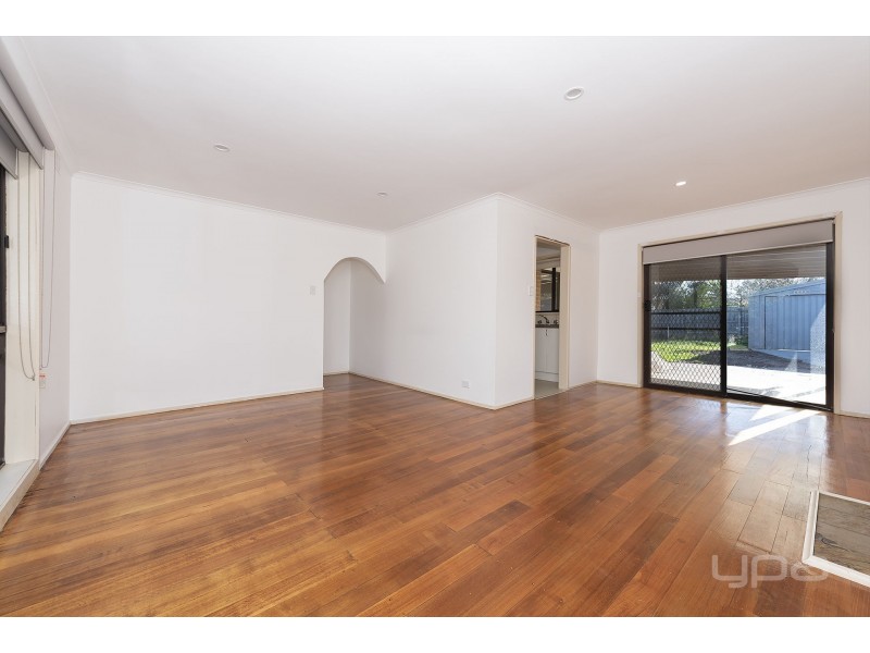 11 Vista Drive, Melton VIC 3337