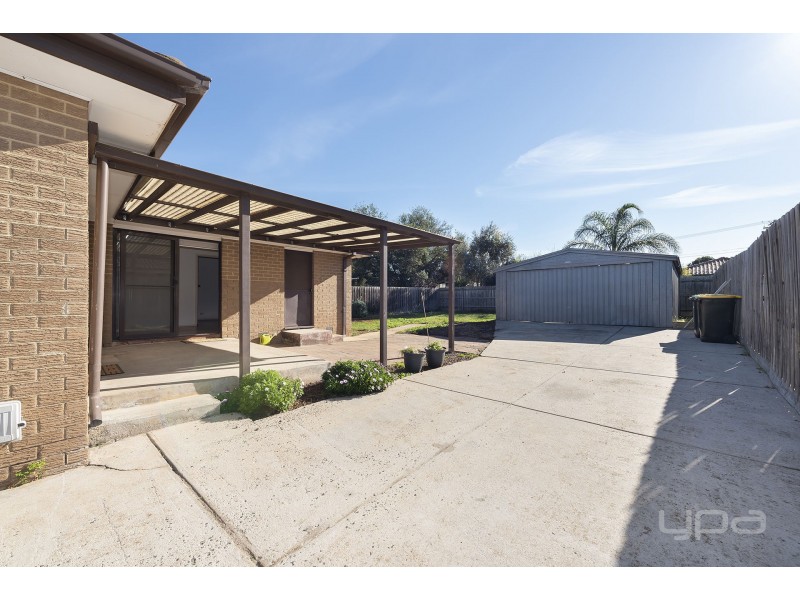 11 Vista Drive, Melton VIC 3337