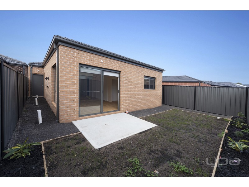 25 Mavi Avenue, Melton VIC 3337