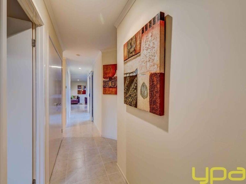 22 Fairhaven Boulevard, Melton West VIC 3337