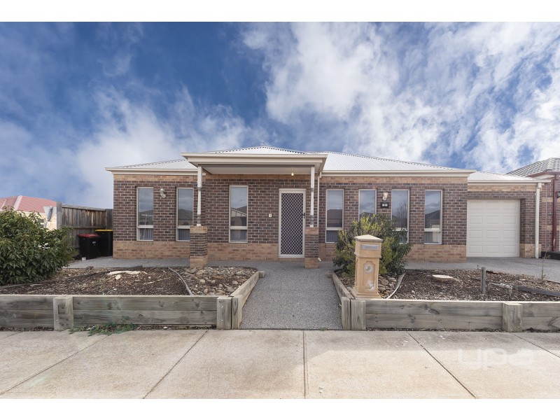 2  Moor Park Avenue, Melton West VIC 3337