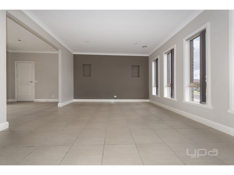 2  Moor Park Avenue, Melton West VIC 3337